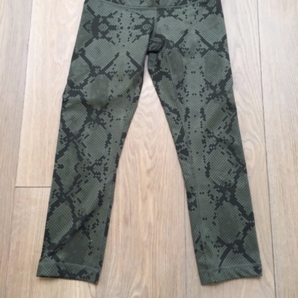 Lululemon Army Green Workout Pants - Picture 2 of 5